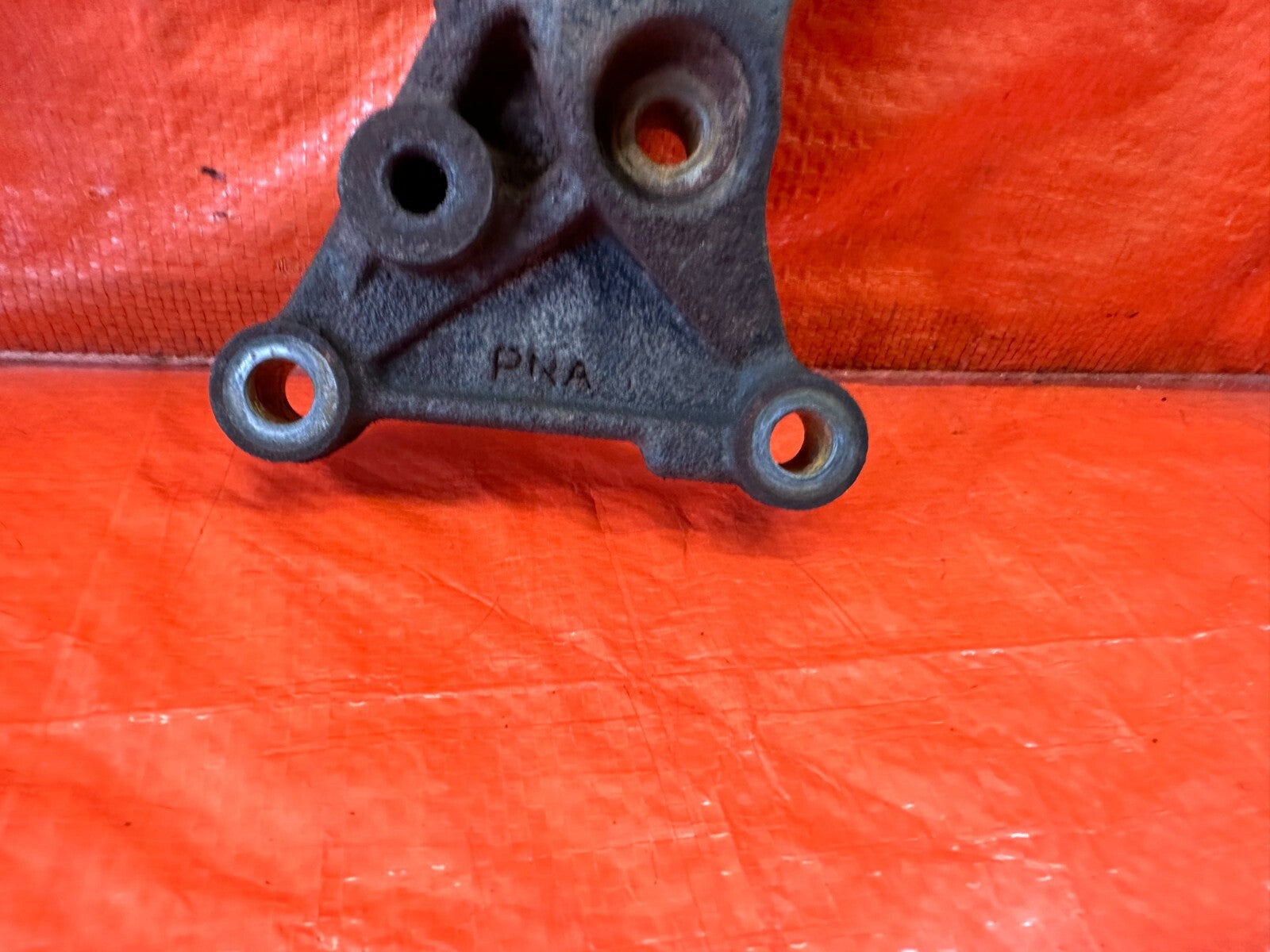 02 05 HONDA CIVIC SI EP3 HATCHBACK   ENGINE MOTOR POST MOUNT BRACKET   OEM #2301