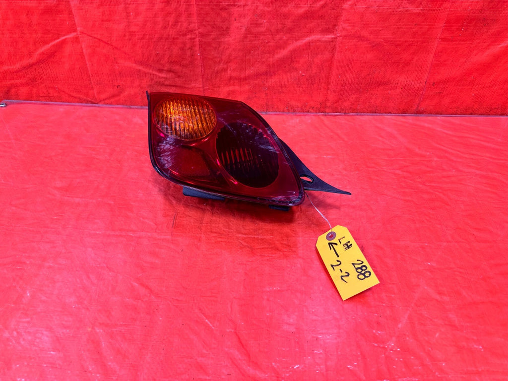 02 05 LEXUS SC430   DRIVER LEFT TAIL LIGHT TAIL LAMP   OEM FACTORY #2884
