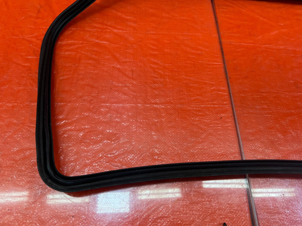 04 08 ACURA TSX   LEFT REAR   DOOR TO CHASSIS WEATHER STRIP OPEN TRIM OEM #20514