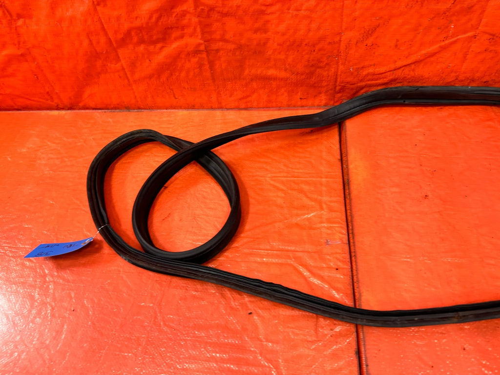 10 16 HYUNDAI GENESIS COUPE TRUNK WEATHER STRIP TRIM GASKET LINER LINING OEM 3184