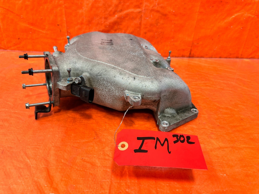 10 16 HYUNDAI GENESIS COUPE 3.8L AT   INTAKE MANIFOLD   TOP PORTION   OEM #3029
