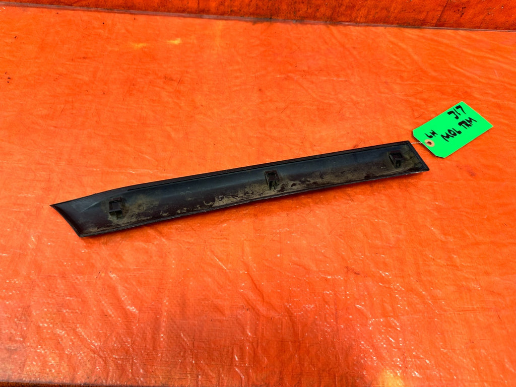 90 91 HONDA CIVIC HATCHBACK   LEFT MOLDING   OEM 3171