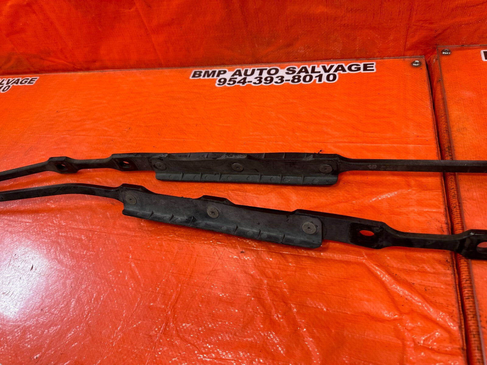 02 10 LEXUS SC430 LEFT AND RIGHT REAR SUB FRAME BRACE EXTENSION BRACKETS OEM 2618