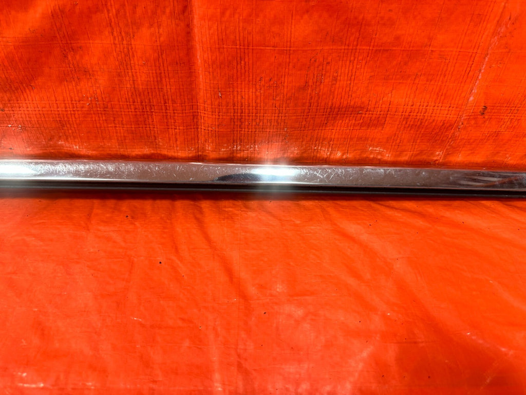 04 08 ACURA TSX   DRIVER LEFT EXTERIOR WINDOW GLASS TRIM   OEM FACTORY #2756