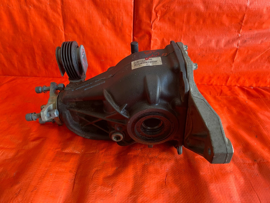 16 17 MERCEDES BENZ C300 W205   4MATIC   REAR DIFFERENTIAL CARRIER PUMPKIN OEM  0