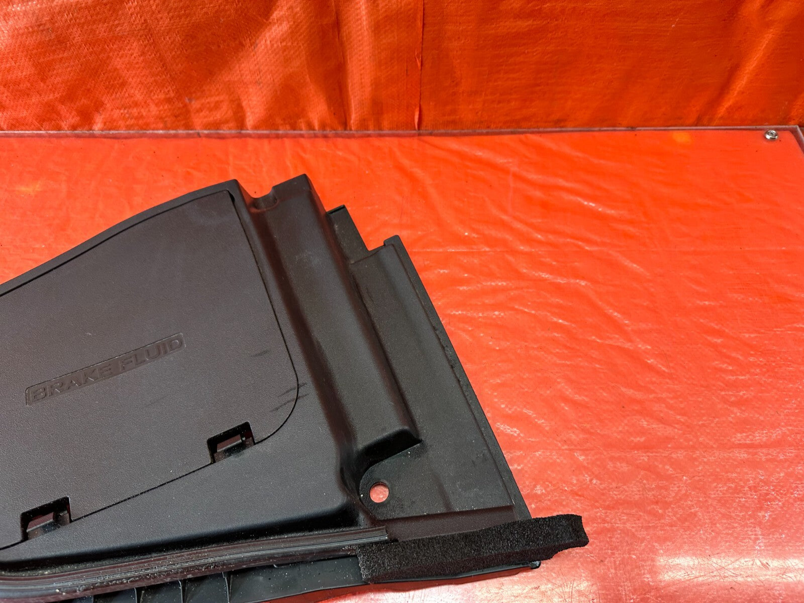 14 20 INFINITI Q50 Q60   BRAKE FLUID UNDER HOOD TRAY FRAME PLASTIC   OEM #2222