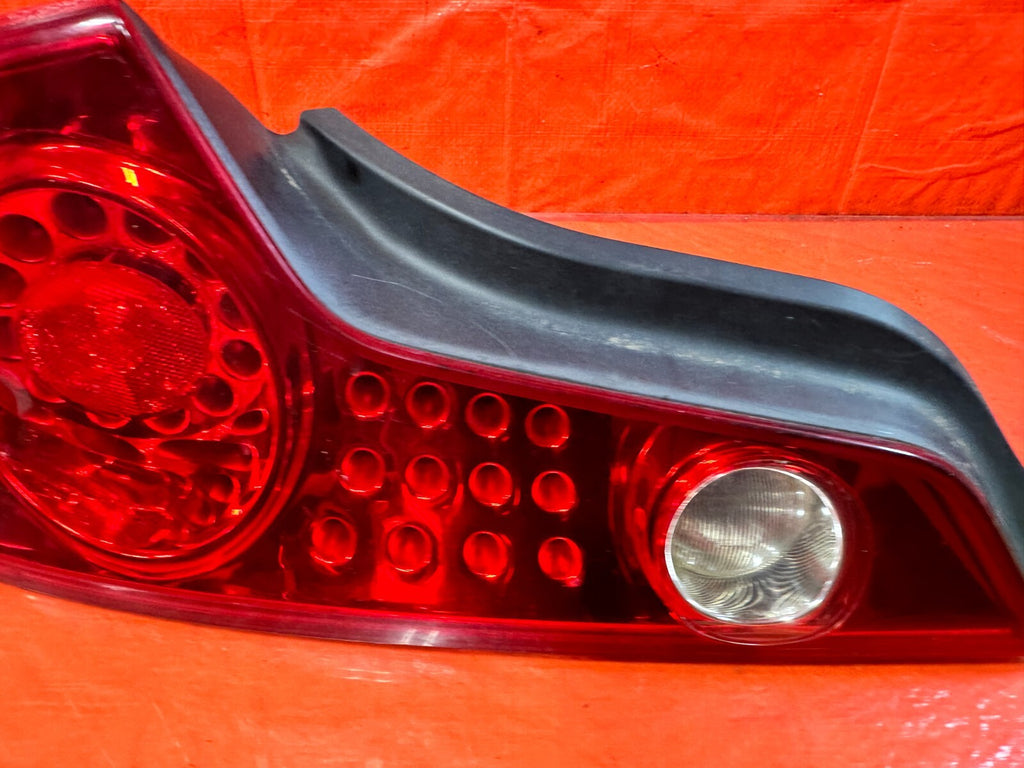 03 05 INFINITI G35 COUPE   DRIVER LEFT   TAIL LIGHT LAMP   OEM FACTORY #2982