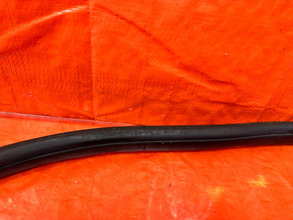 04 08 ACURA TSX   LEFT REAR   DOOR TO CHASSIS WEATHER STRIP OPEN TRIM OEM #27512