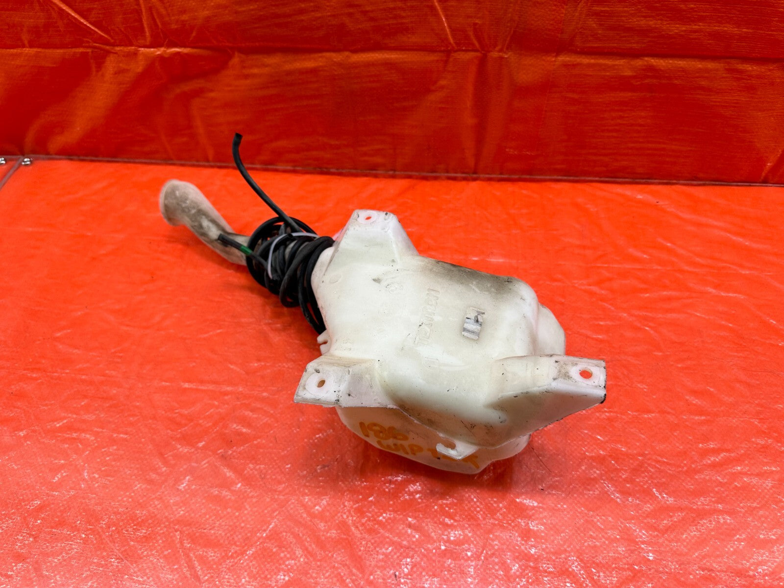 02 05 HONDA CIVIC SI EP3 HATCH WINDSHIELD WIPER RESERVOIR TANK W MOTOR OEM #18610