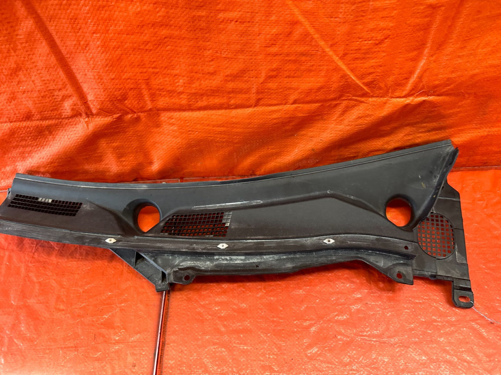 14 20 INFINITI Q50 Q60   WINDSHIELD WIPER COWL TRIM PLASTIC   OEM LEFT SIDE #2424