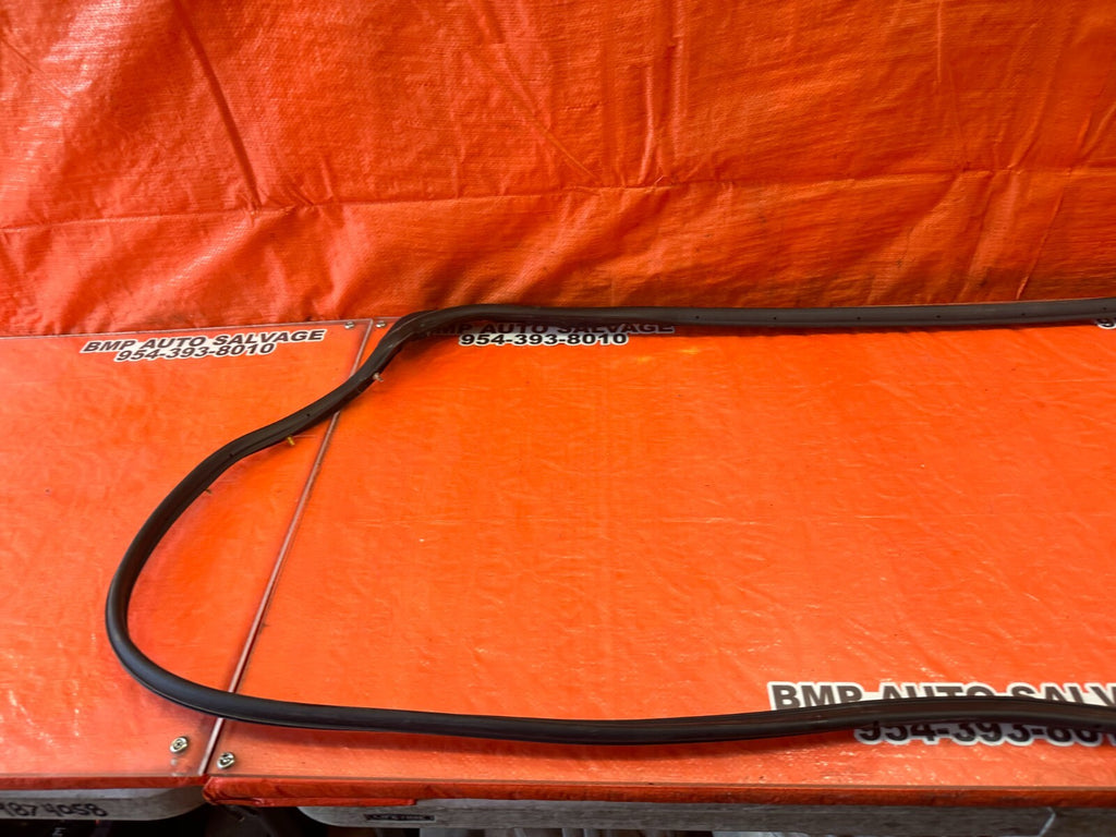 07 09 LEXUS ES350   DRIVER LEFT REAR WEATHER STRIP TRIM SEAL GASKET OEM 2449