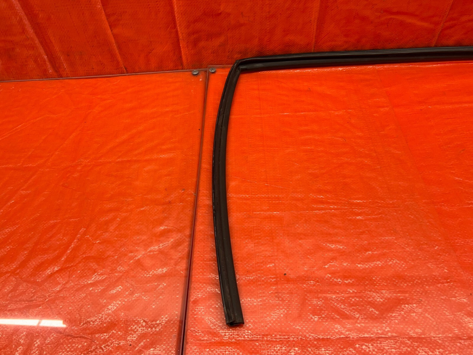 06 11 HONDA CIVIC 2D COUPE   DRIVER LEFT WINDOW GLASS RUN CHANNEL   OEM #2375