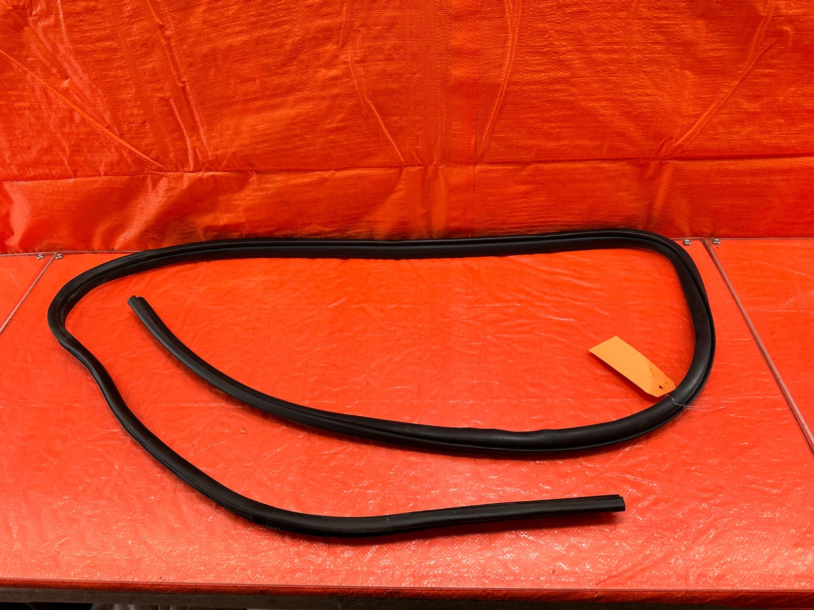 LANCER EVOLUTION X EVO 10 CHASSIS TO DOOR OPEN TRIM WEATHER STRIP LEFT FRONT 2170