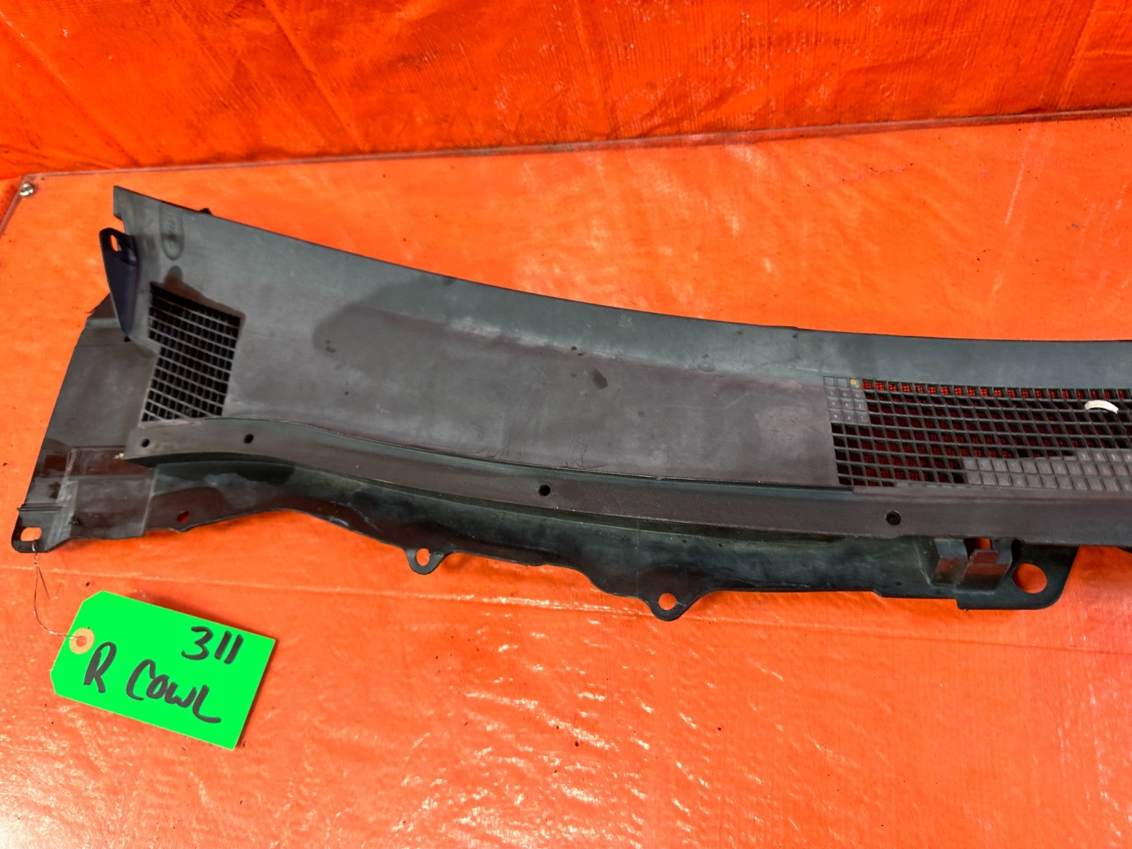 08 15 INFINITI G37 & Q60    2D COUPE   PASSENGER RIGHT WIPER COWL TRIM OEM #3113
