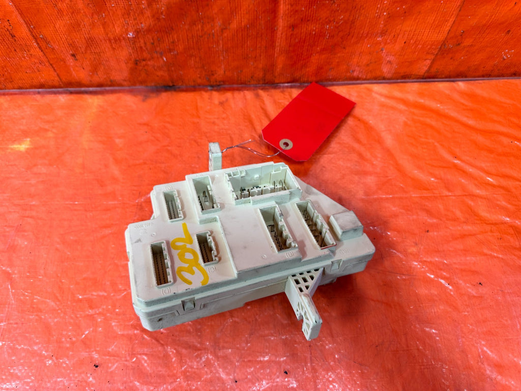 13 16 HYUNDAI GENESIS COUPE   INTERIOR CABIN UNDER DASH FUSE BOX PANEL OEM 3024