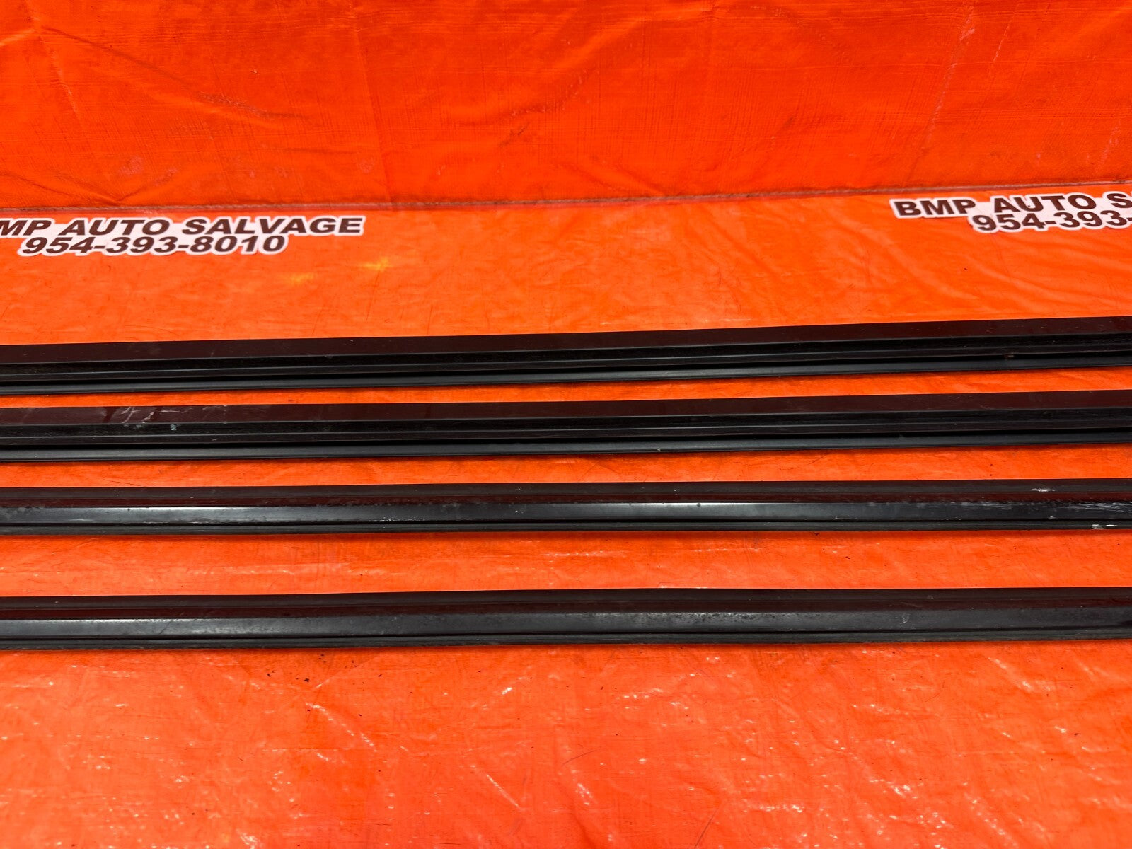08 15 INFINITI G37 Q60 COUPE EXTERIOR DOOR WINDOW GLASS TRIM LEFT RIGHT OEM #2485