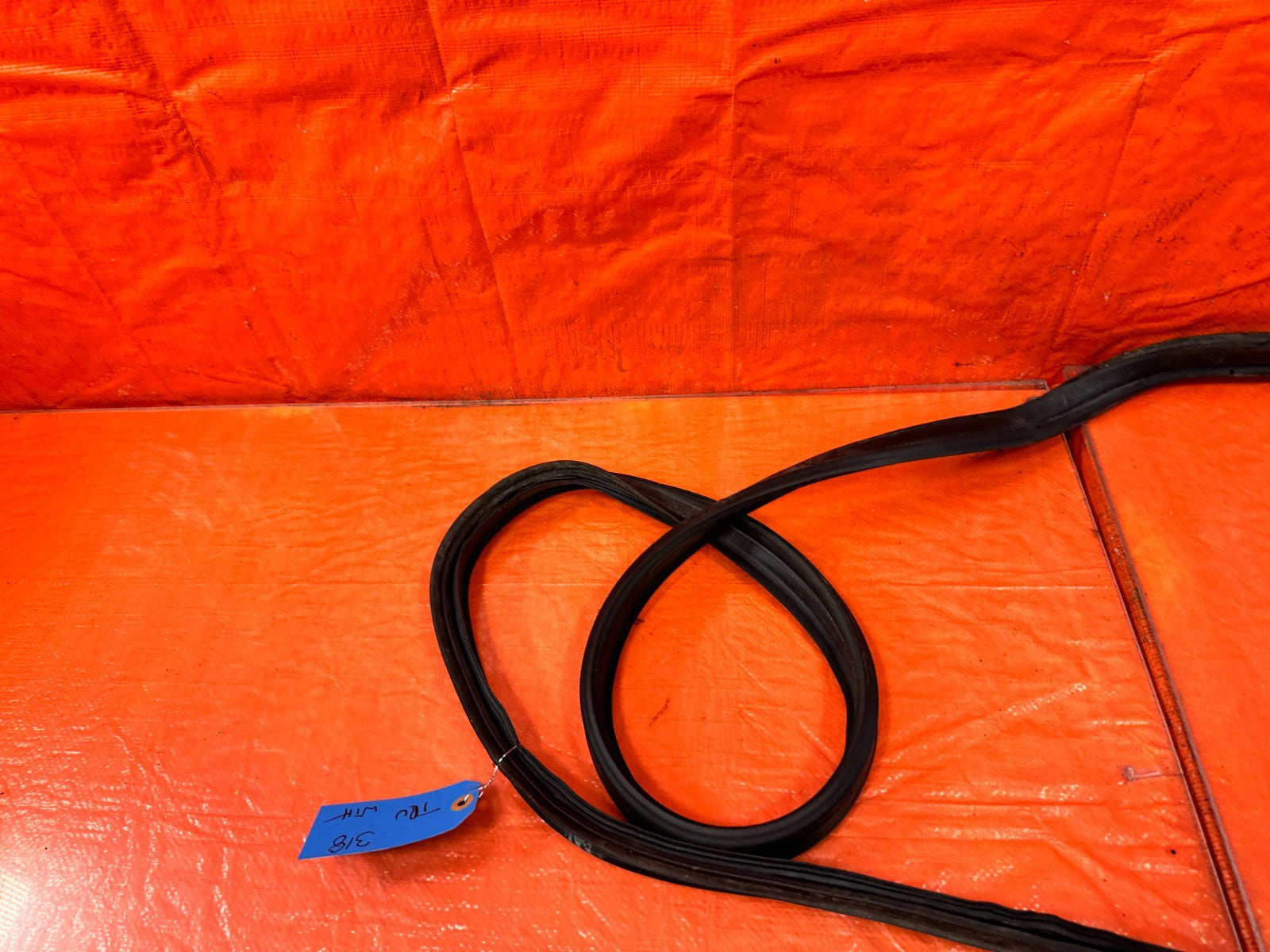 10 16 HYUNDAI GENESIS COUPE TRUNK WEATHER STRIP TRIM GASKET LINER LINING OEM 3185