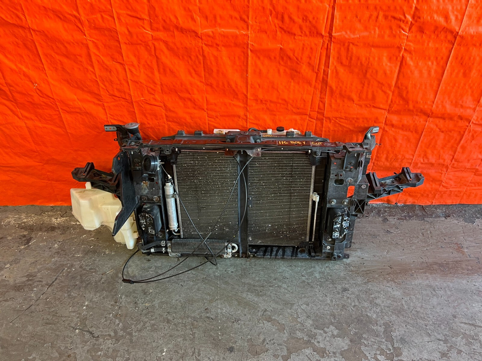 09 12 INFINITI FX50 FX35   RADIATOR SUPPORT W/ RADIATOR CONDENSER + MORE OEM 1160