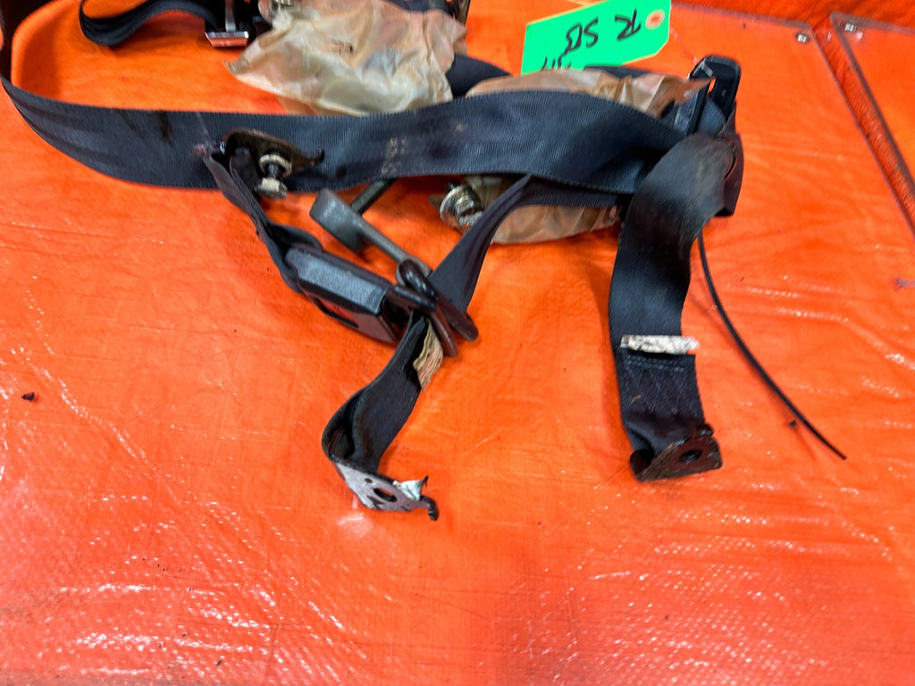 90 91 HONDA CIVIC HATCHBACK   REAR SEAT BELT SET   LEFT & RIGHT SEAT BELTS   OEM1