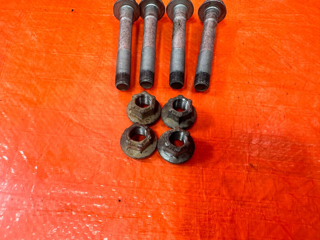03 07 INFINITI G35 COUPE   REAR UPPER CONTROL ARM BOLTS HARDWARE   OEM 2981