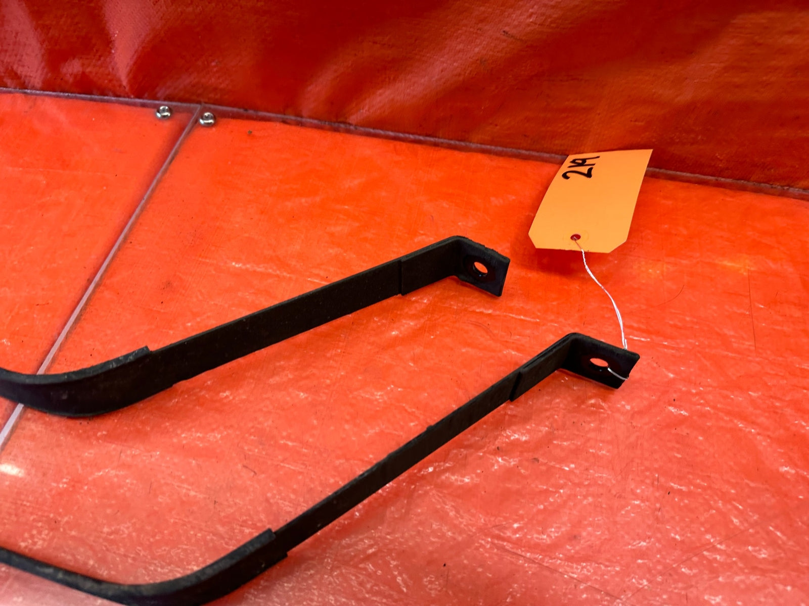 10 16 HYUNDAI GENESIS COUPE GASOLINE GAS FUEL TANK STRAP SET STRAPS SUPPORTS 2195