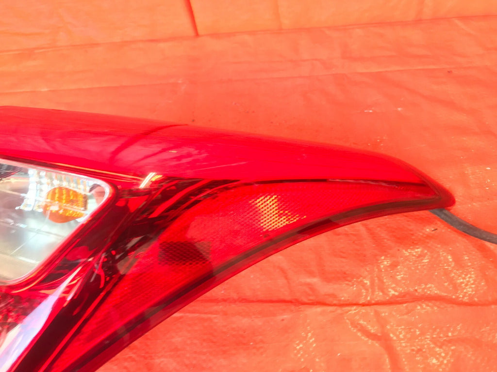 OEM 2014 2015 16 HYUNDAI ELANTRA GT HATCHBACK PASSENGER RIGHT OUTER TAIL LIGHT 2
