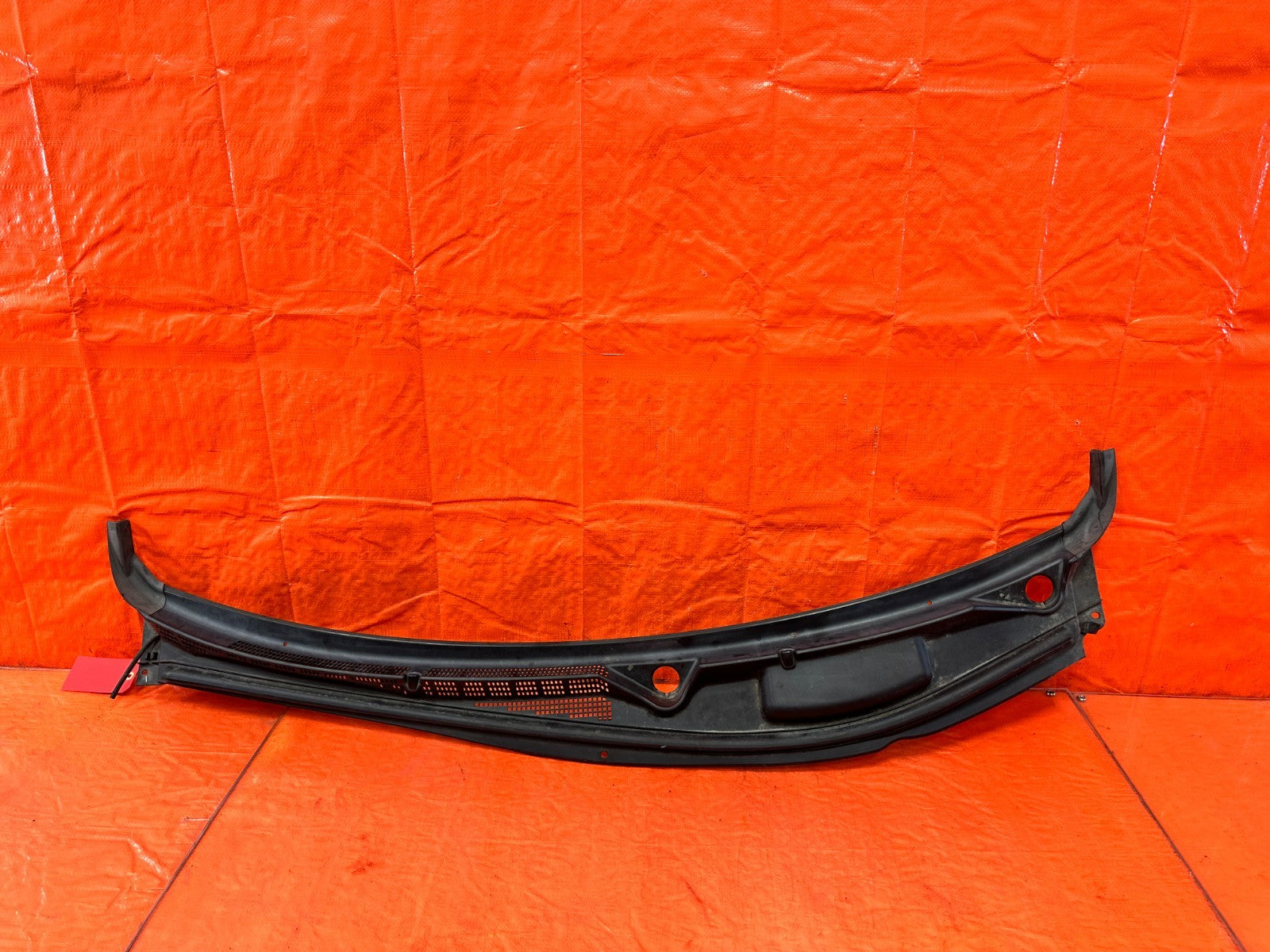 13 16 HYUNDAI GENESIS 2D COUPE   WINDSHIELD WIPER COWL   86150 2M000   OEM #3027