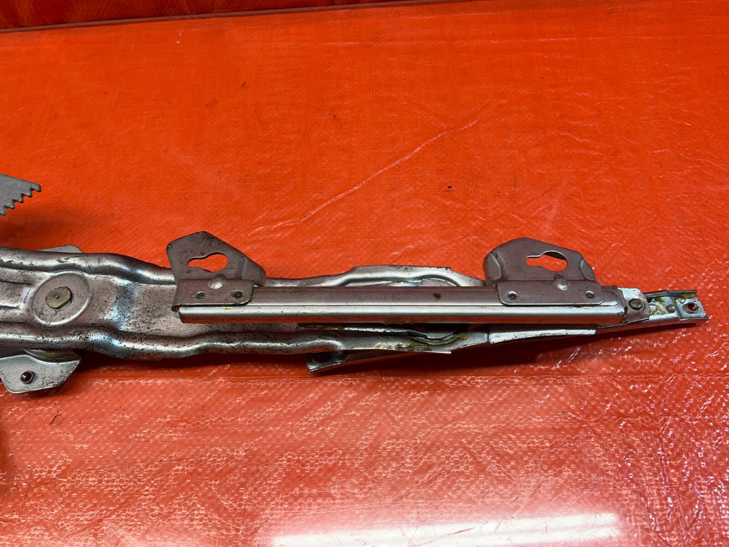 94 01 INTEGRA SEDAN   DRIVER LEFT REAR   WINDOW REGULATOR W/ MOTOR   OEM #1595