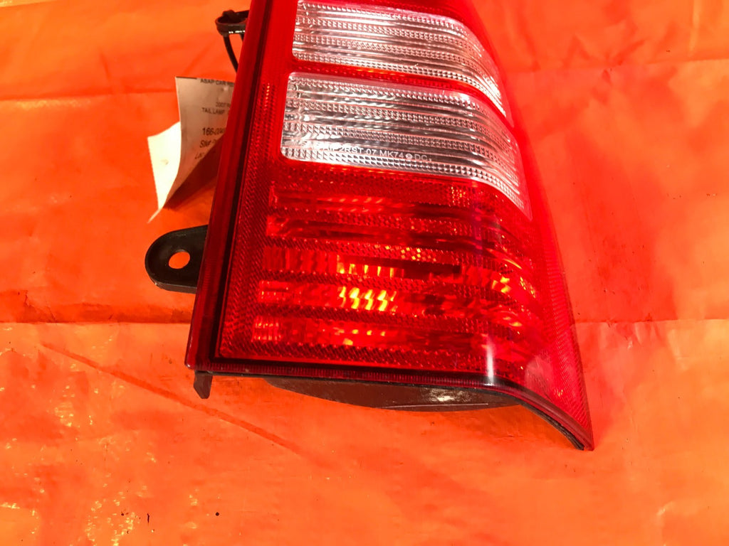 OEM 2007 07 JEEP PATRIOT PASSENGER RIGHT TAIL LIGHT LAMP R RH 1