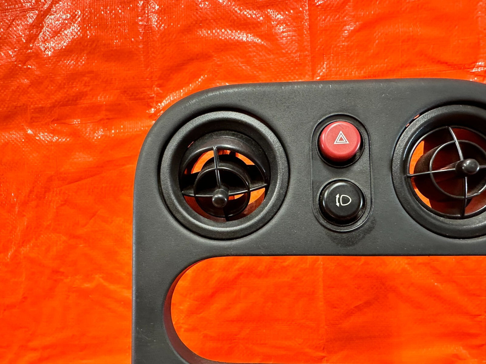 90 93 MAZDA MX 5 MIATA RADIO CLIMATE CONTROL CENTER CONSOLE TRIM CENTER COVER8