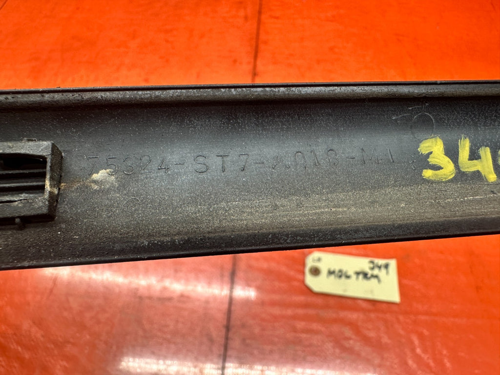 94-01 ACURA INTEGRA 2D COUPE LEFT DRIVER REAR QUARTER PANEL MOULDING OEM #34911