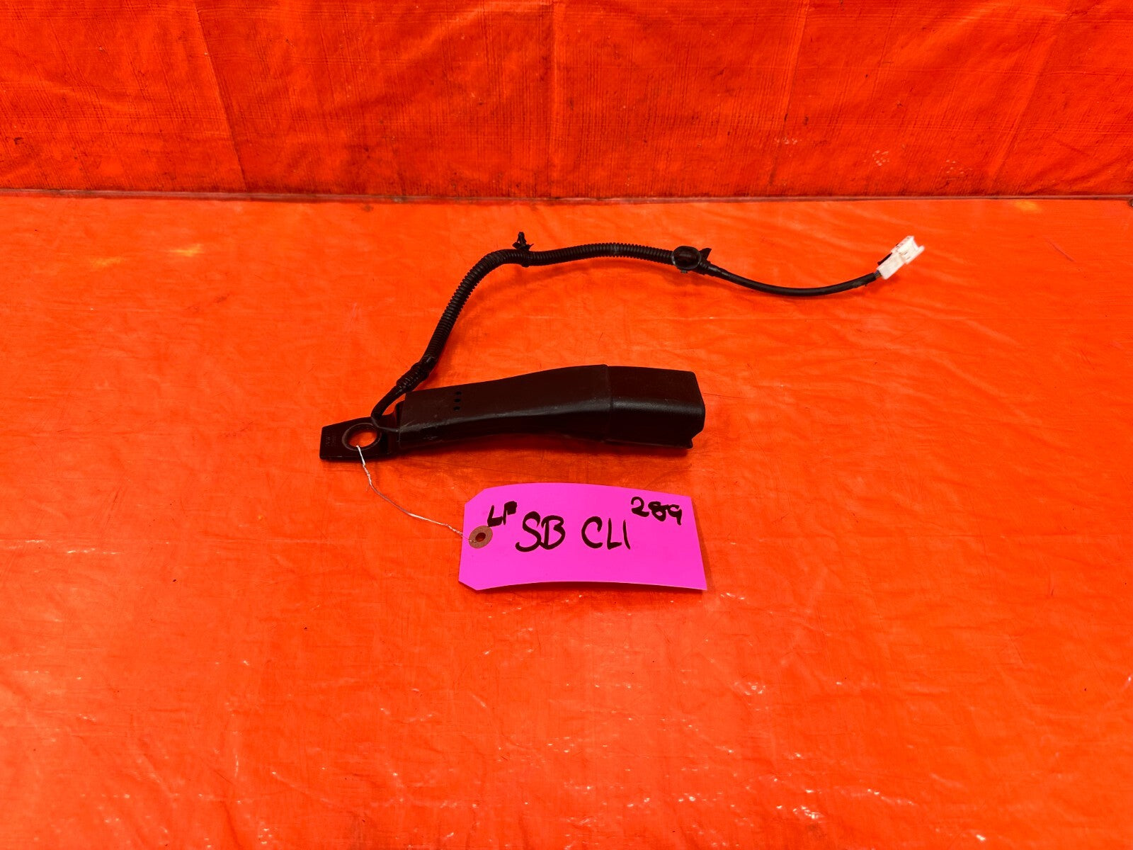 17 20 INFINITI Q60   DRIVER LEFT FRONT SEAT BELT CLIP BUCKLE   OEM #2890