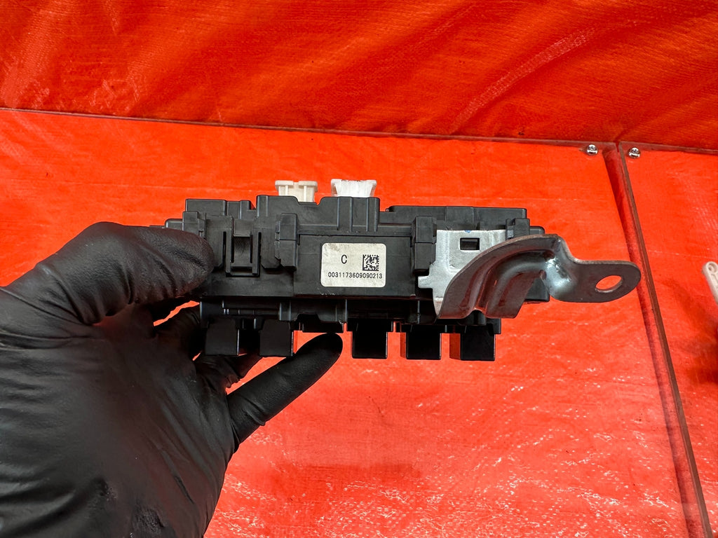 16 20 INFINITI Q50 & Q60 3.0L   INTERIOR CABIN UNDER DASH FUSE BOX PANEL OEM 2157