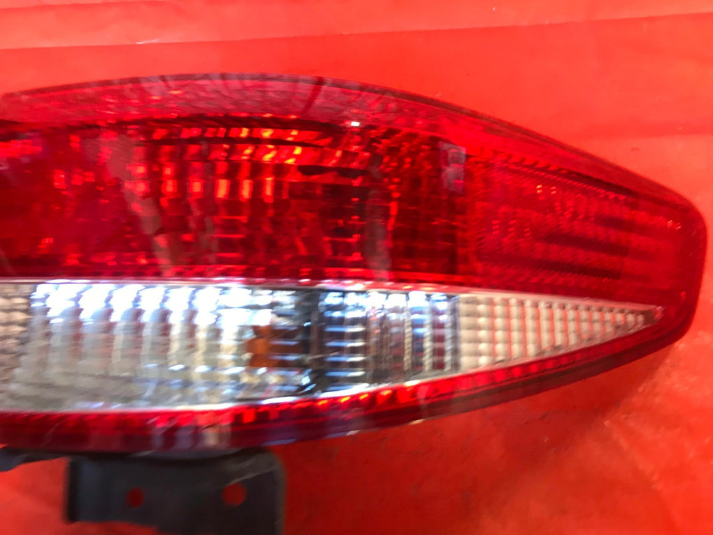 OEM 2003 2004 03 04 HONDA ACCORD SEDAN PASSENGER RIGHT OUTER TAIL LIGHT LAMP2