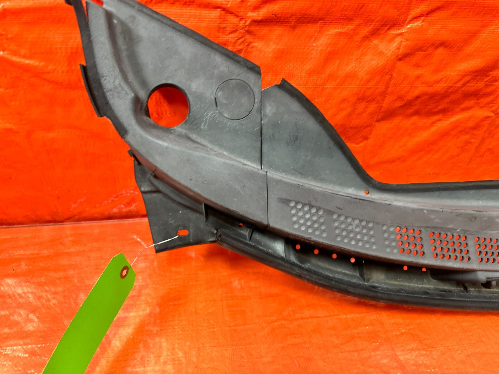 06 11 CIVIC 4D SEDAN   CENTER WINDSHIELD WIPER COWL TRIM PLASTIC OE OEM FA5 FLAW8