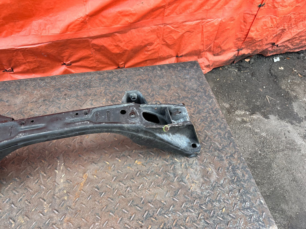 02 10 LEXUS SC430   FRONT SUBFRAME CROSSMEMBER SUB FRAME ENGINE CRADLE OEM 28813