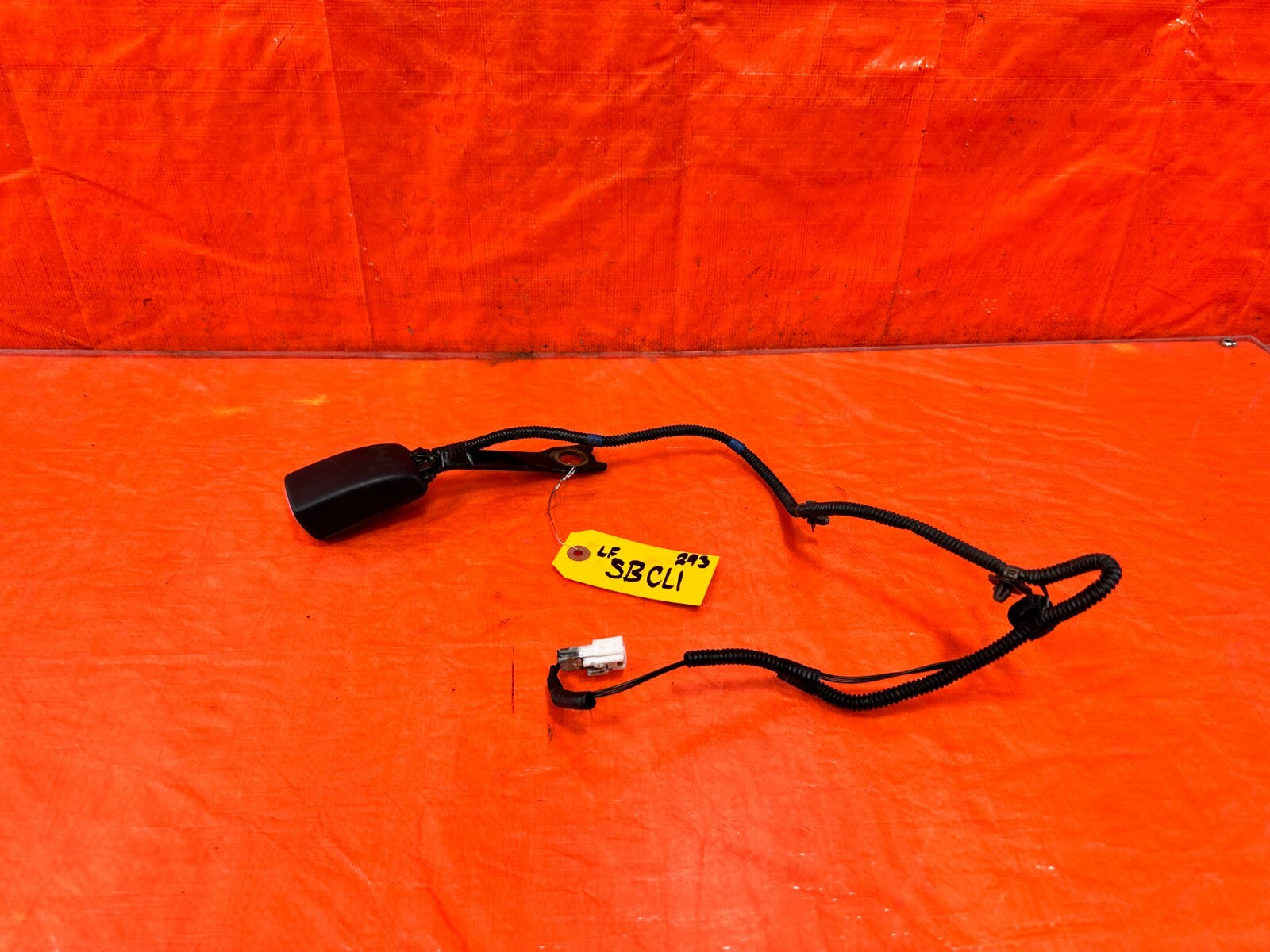13 16 SCION FRS   SEAT BELT BUCKLE CLIP   DRIVER LEFT FRONT   OEM #2930