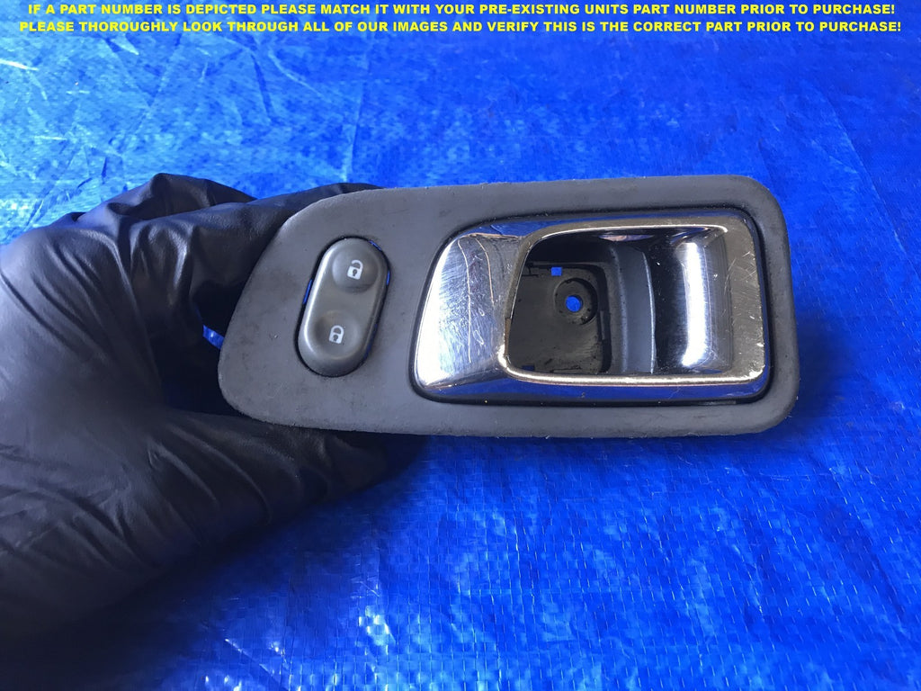 OEM 2003 2004 2005 HONDA PILOT PASSENGER RIGHT FRONT INTERIOR DOOR HANDLE    0
