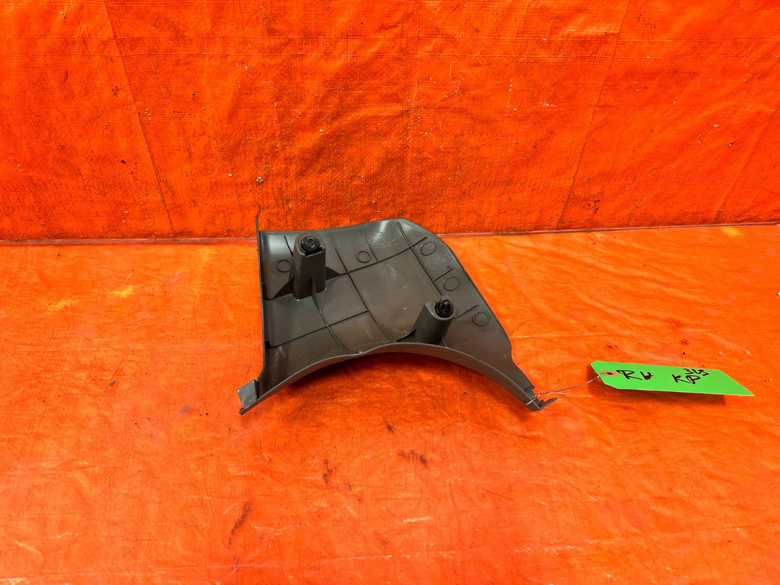 02 06 ACURA RSX   KICK PANEL   PASSENGER RIGHT SIDE   TAN IN COLOR   OEM #3151