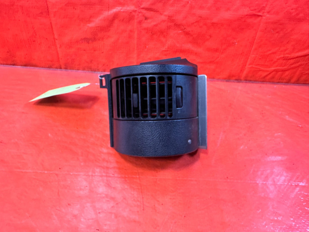 05 07 INFINITI G35 COUPE   DRIVER LEFT AC AIR CONDITIONING VENT L LH   OEM #2981