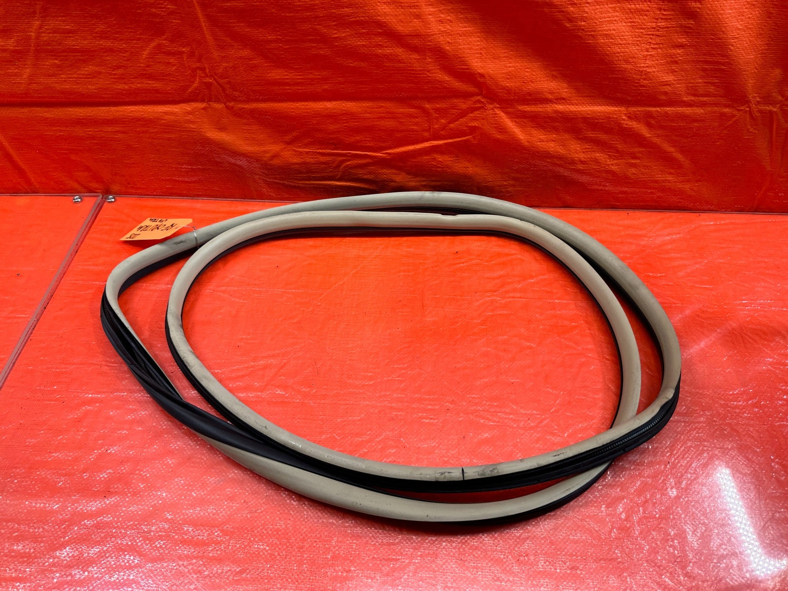 04 08 ACURA TSX   RIGHT FRONT DOOR TO CHASSIS WEATHER STRIP OPEN TRIM OEM #2050