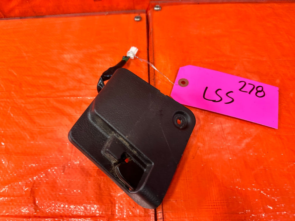 09 15 INFINITI G37 CONVERTIBLE   LEFT REAR CONVERTIBLE TRIM CAP 84949 JJ50A OEM2