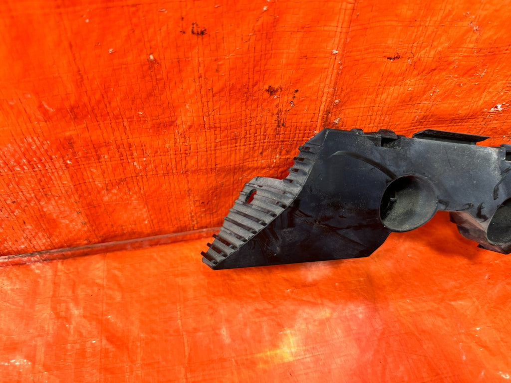 09 11 MAZDA RX8 RX 8  RIGHT REAR BUMPER BRACKET RETAINER CLIP OEM 3031