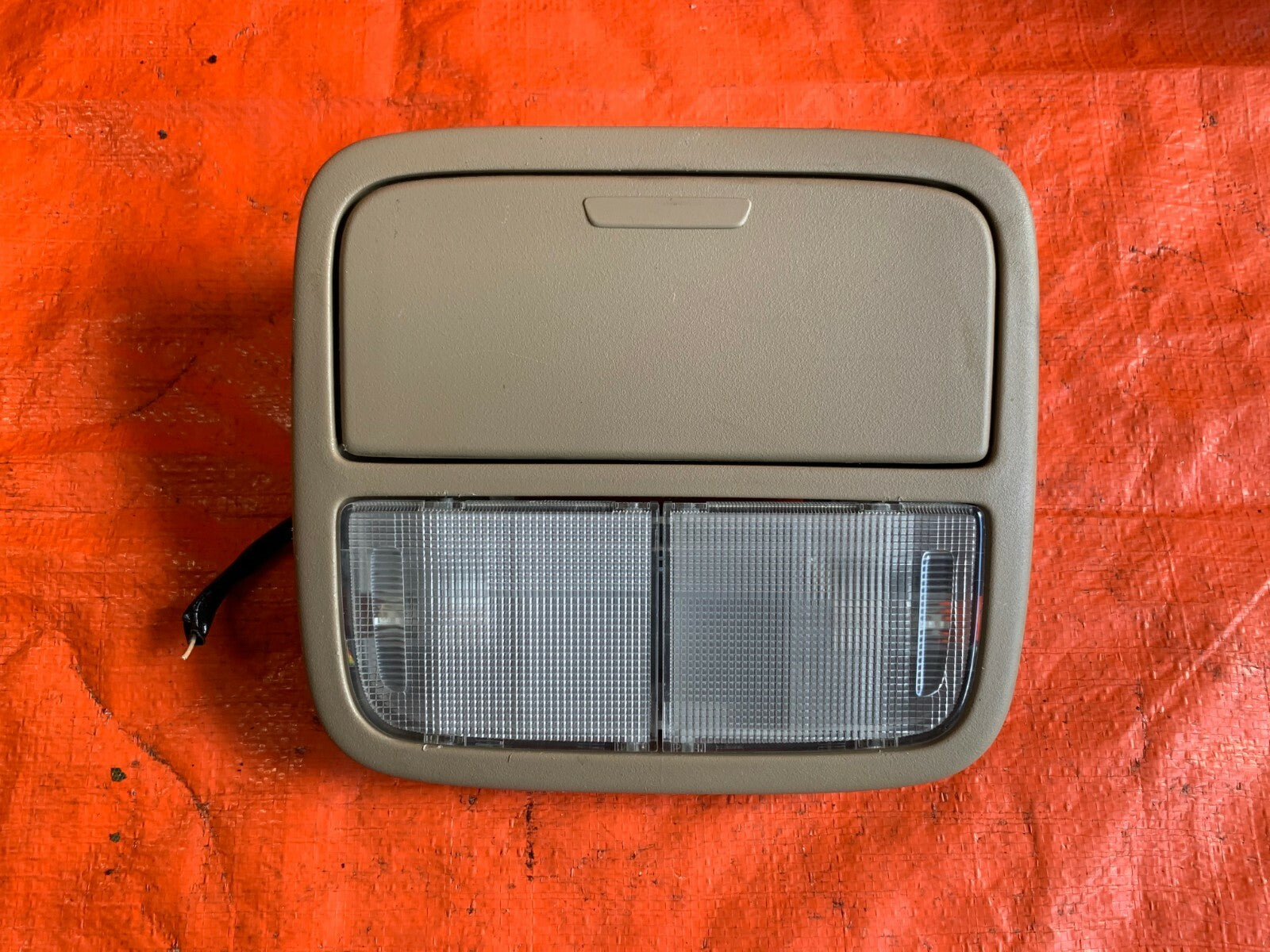 OEM 2006 06 HONDA ACCORD LX SEDAN   FRONT DOME MAP READING LIGHT LAMP TAN COLOR0
