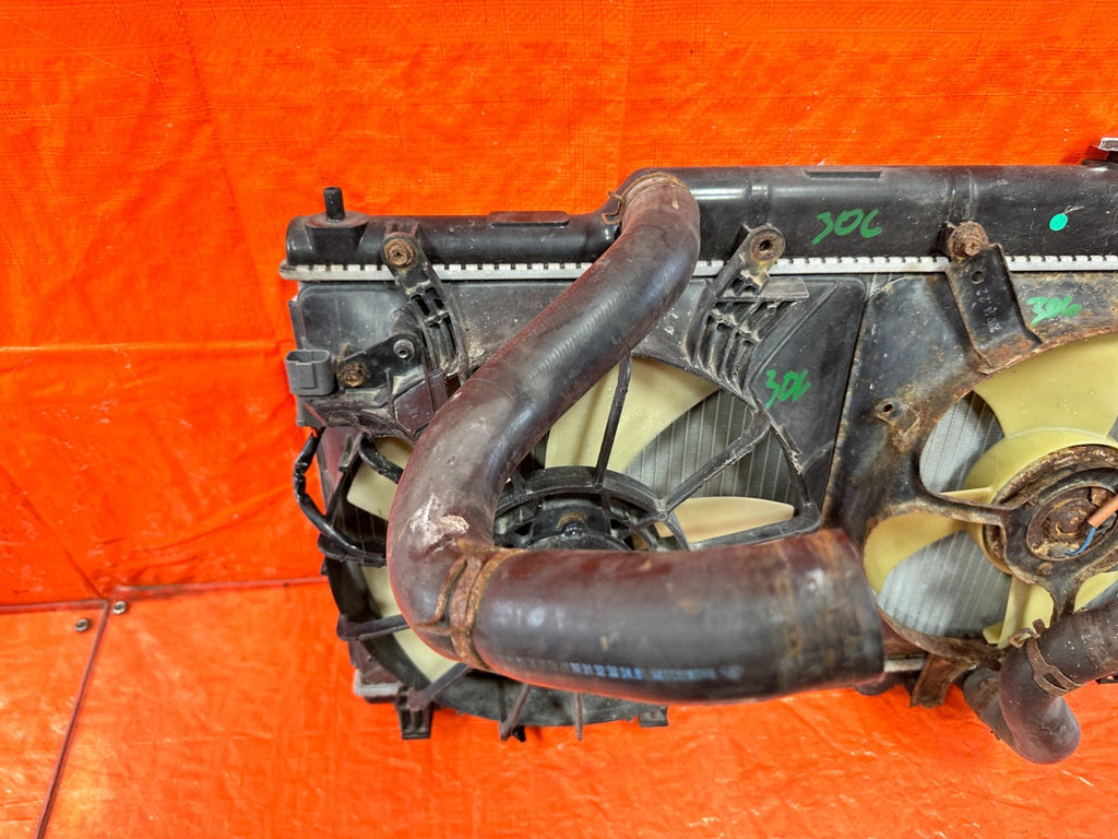 02 05 HONDA CIVIC SI EP3   RADIATOR W/ BOTH COOLING FANS & OVERFLOW TANK OEM 3064