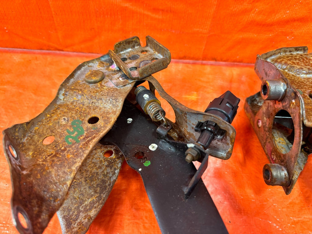 02 06 ACURA RSX   5 & 6 SPEED MANUAL PEDALS GAS BRAKE CLUTCH   OEM #28010