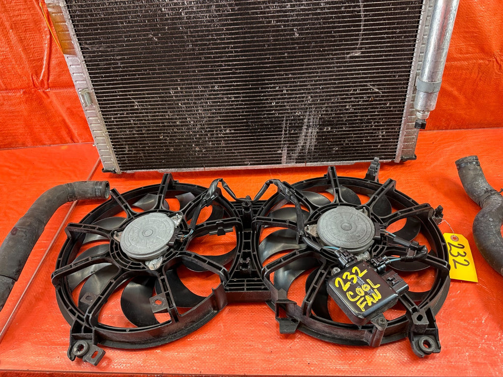 08 15 INFINITI G37 Q60   6 SPEED MANUAL RADIATOR W/ FANS & HOSES   OEM #2325