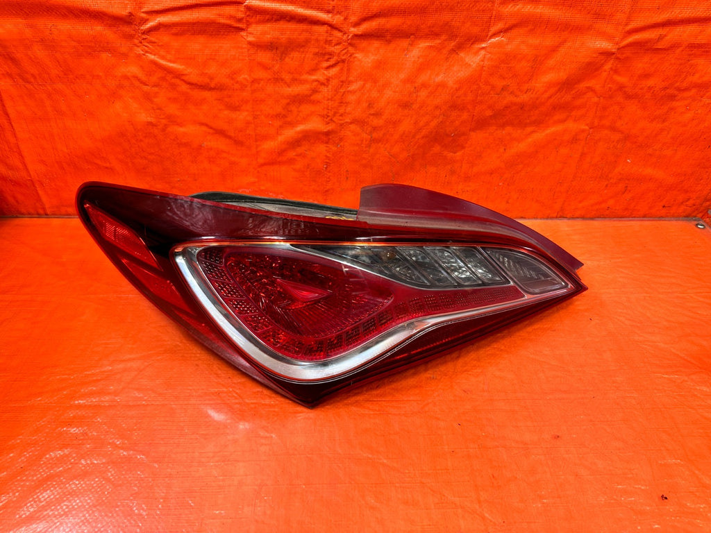 13 16 HYUNDAI GENESIS COUPE   DRIVER LEFT TAIL LIGHT LAMP   OEM FACTORY #3260