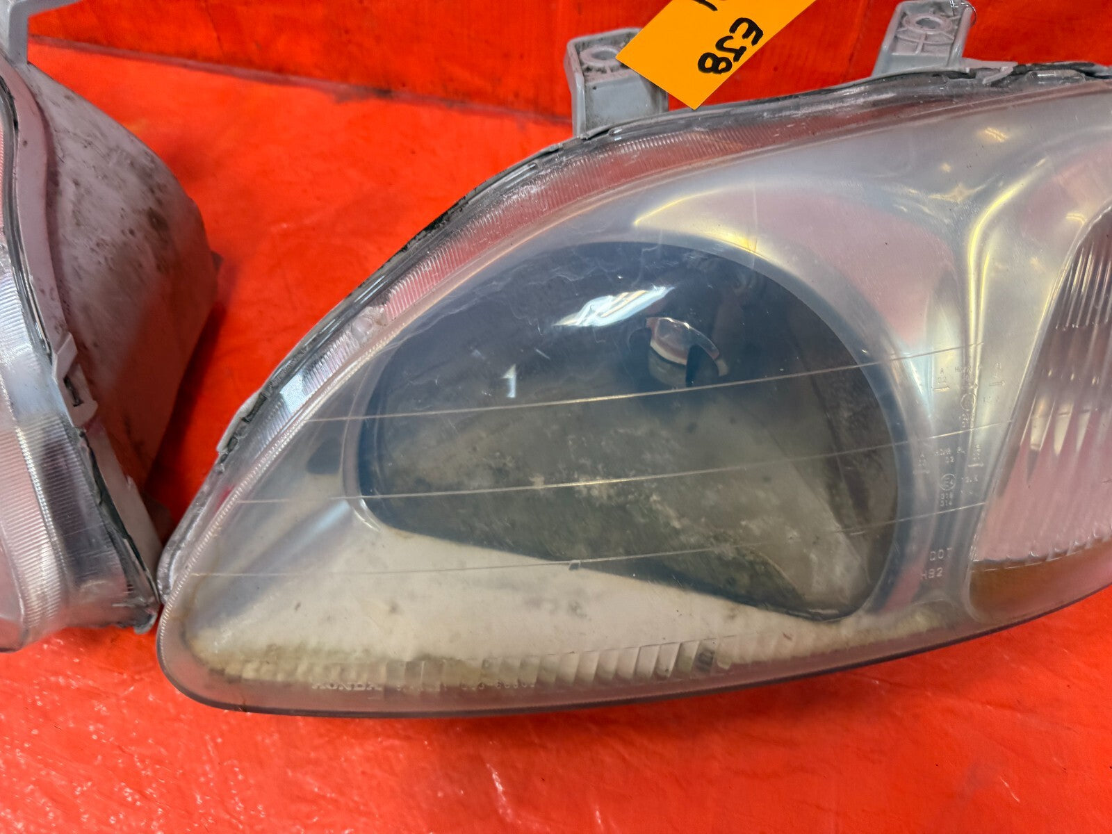 96 98 HONDA CIVIC   LEFT AND RIGHT FACTORY HEADLIGHTS HEADLAMPS   OEM OE #WEAR!2