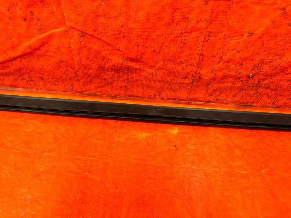 09 15 INFINITI G37 CONVERTIBLE   INTERIOR DOOR PANEL MOUNTED GLASS TRIM OEM 3293
